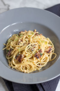 Spaghetti Carbonara Pasta-Gericht Italienisch